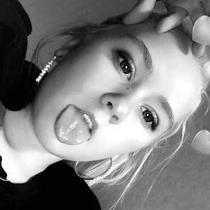 Meet your Posher, Kenzie